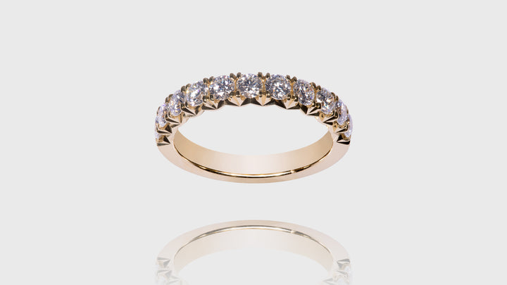 18K Gold Fishtail Diamond Band Ring