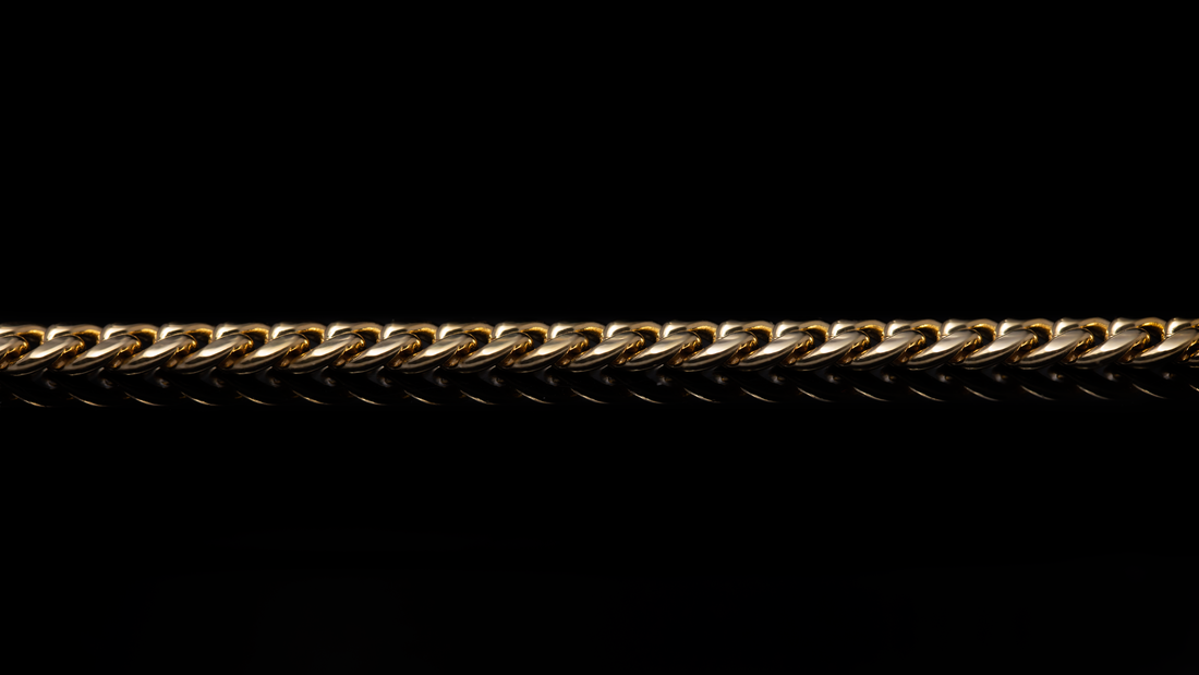 10K Gold Leo Link Bracelet